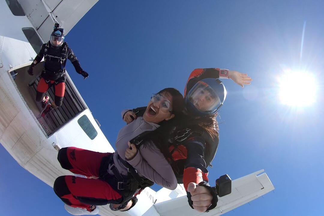 Skydive Torquay from 15,000 ft - Gift Voucher or Instant Booking - Torquay VIC