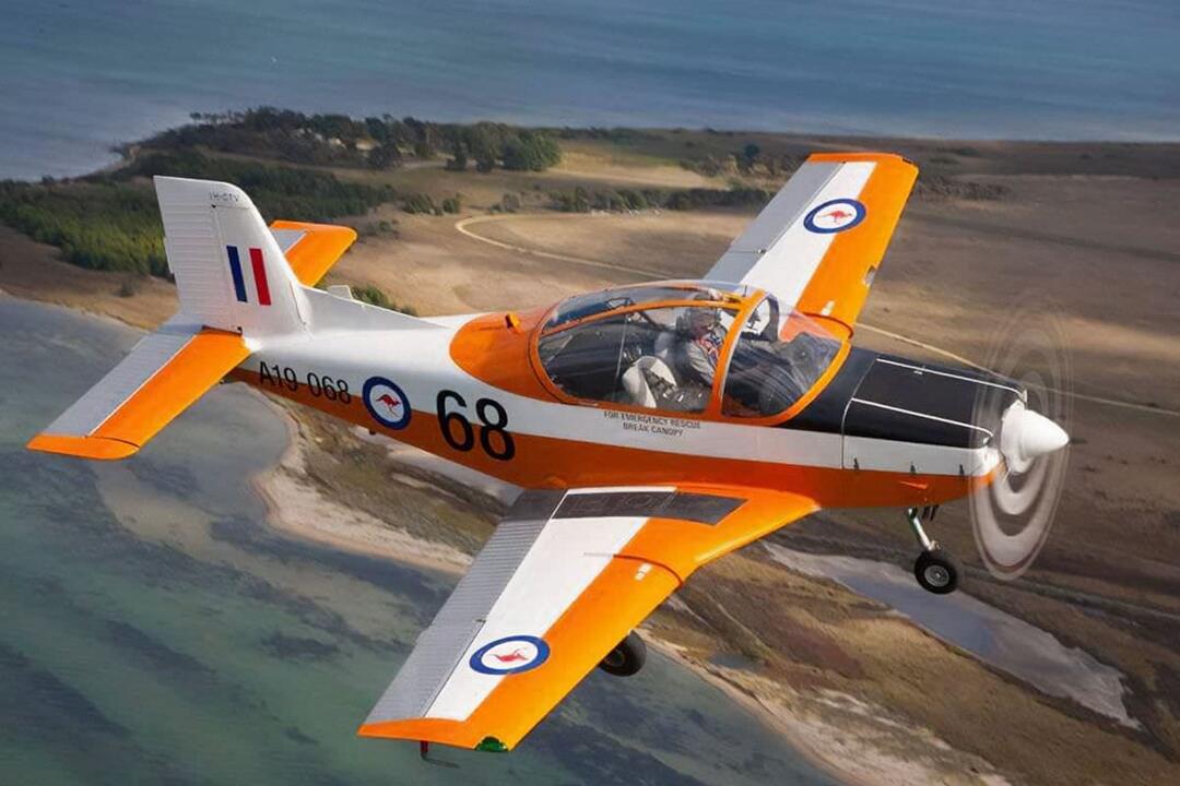 Airtrainer Aerobatic Flight, 30-Minute Gift Voucher - Lethbridge VIC