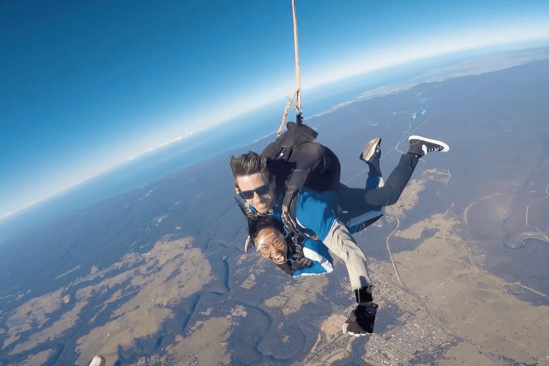 Tandem Skydive 15,000ft with Transfers - Gift Voucher or Instant Booking - Picton NSW