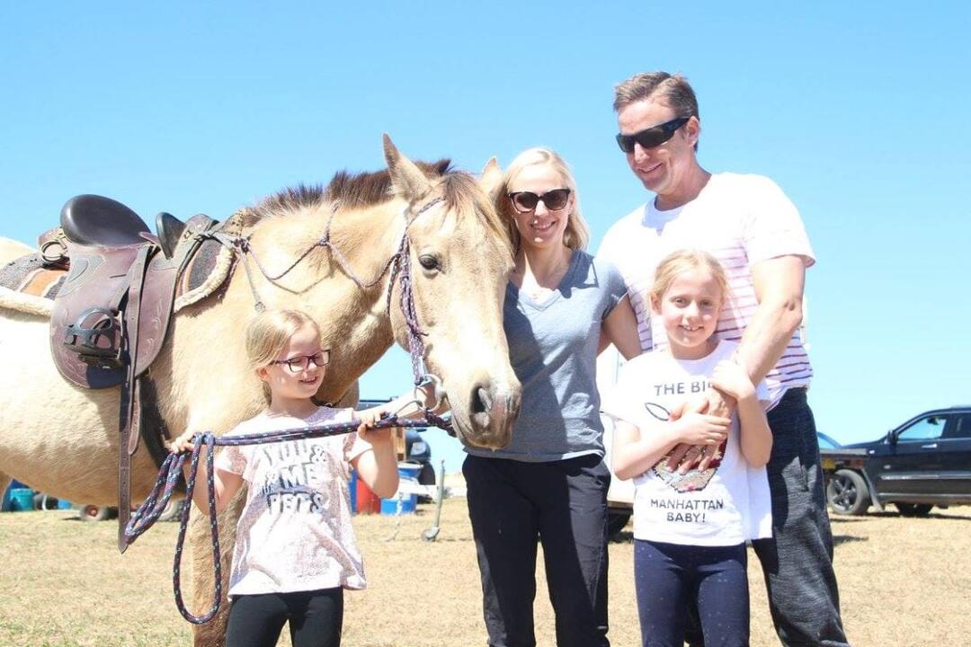 Family Horse Ride, Bushland Trail Instant Booking - Pokolbin NSW