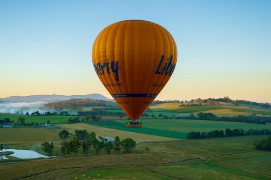 Ballooning in the Yarra Valley with Breakfast - Gift Voucher or Instant Booking - Yarra Valley VIC