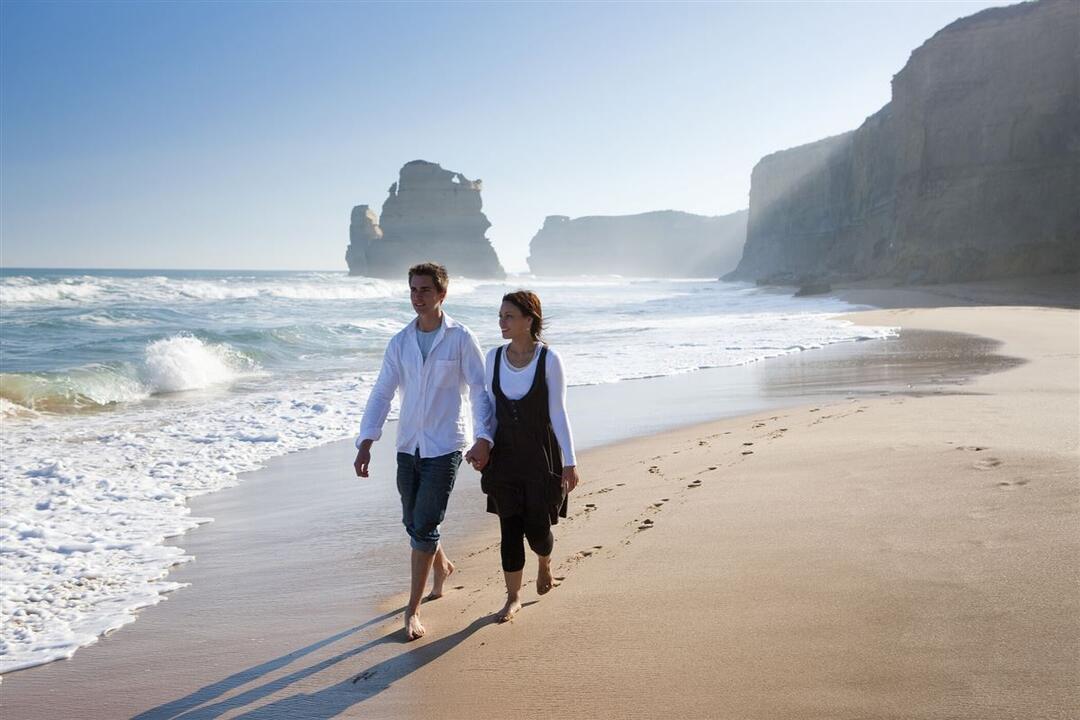 Great Ocean Road Reverse Tour with Picnic - Gift Voucher or Instant Booking - Melbourne VIC