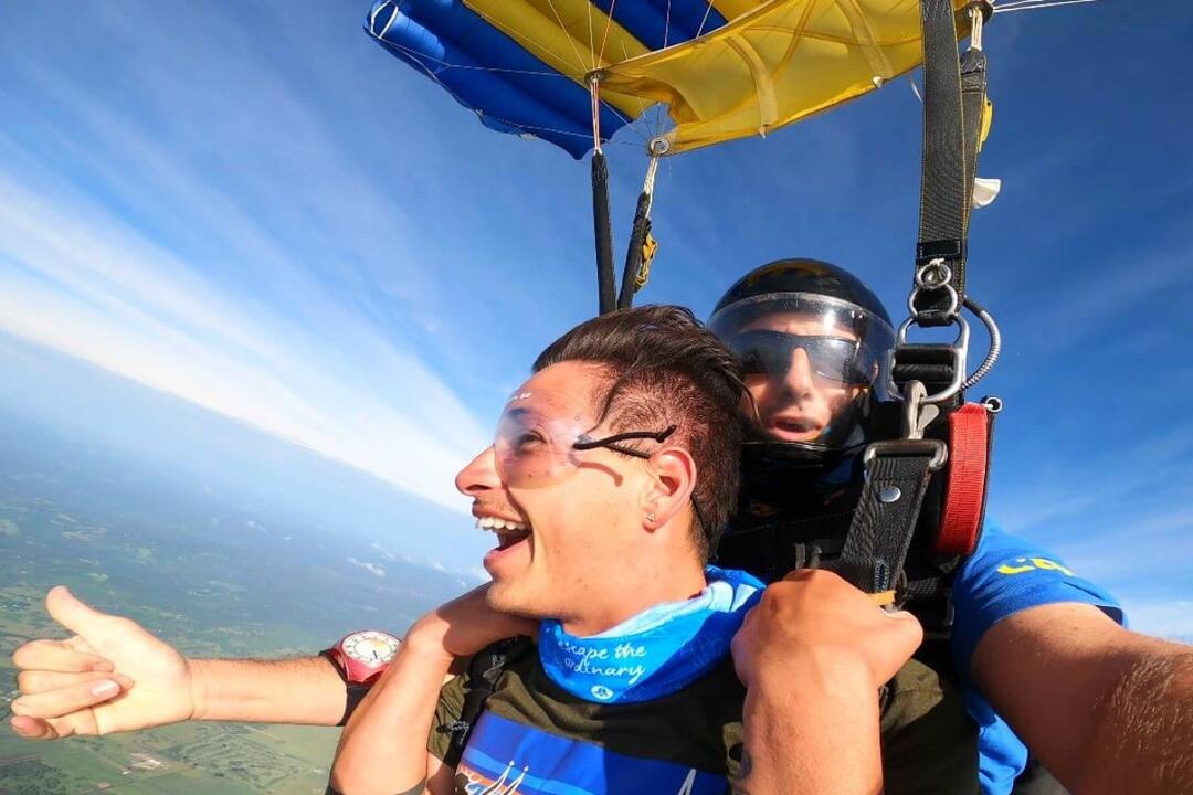 Skydive Tandem from 15 000ft, Byron Bay - Gift Voucher or Instant Booking - Byron Bay NSW