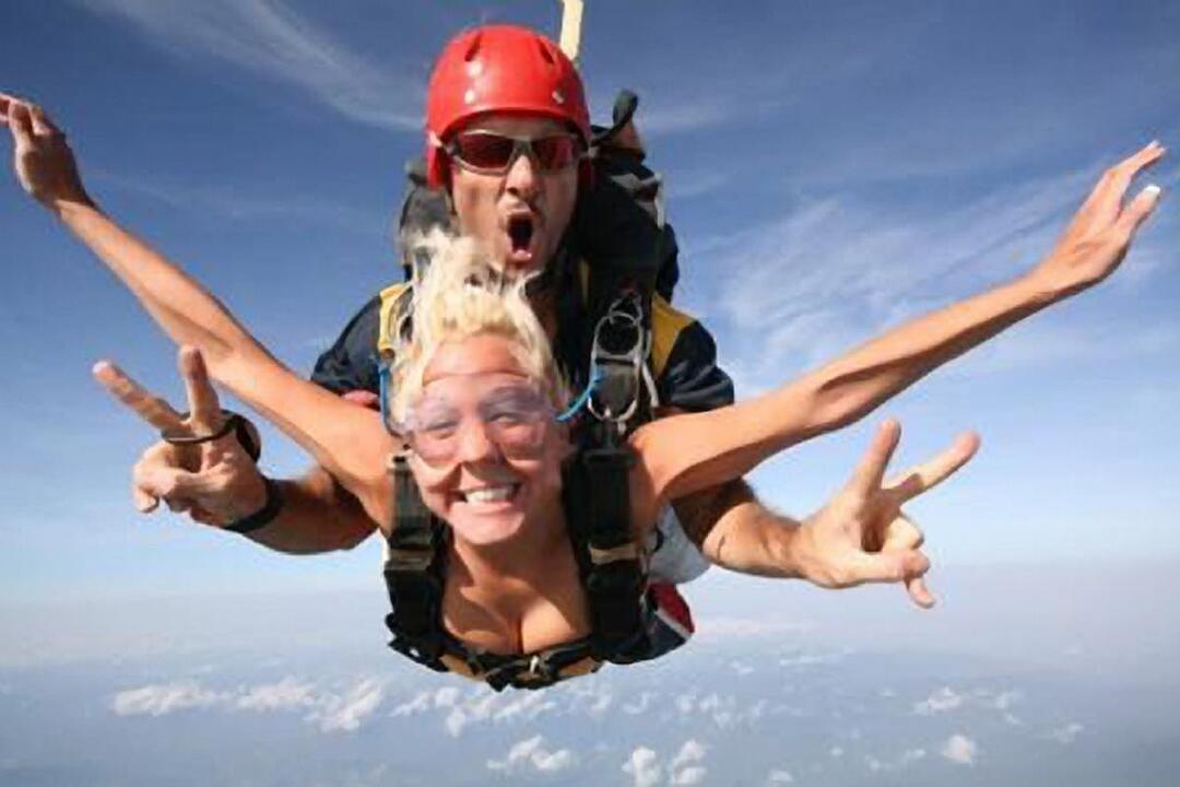 Skydive Tandem, Cairns - Gift Voucher or Instant Booking - Cairns QLD