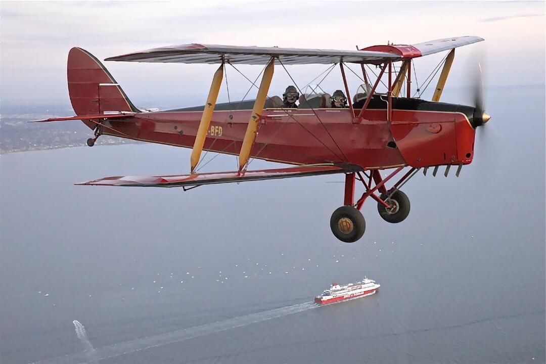 Tiger Moth Flight with Mild Aerobatics, 45 Minutes Gift Voucher - Lethbridge VIC