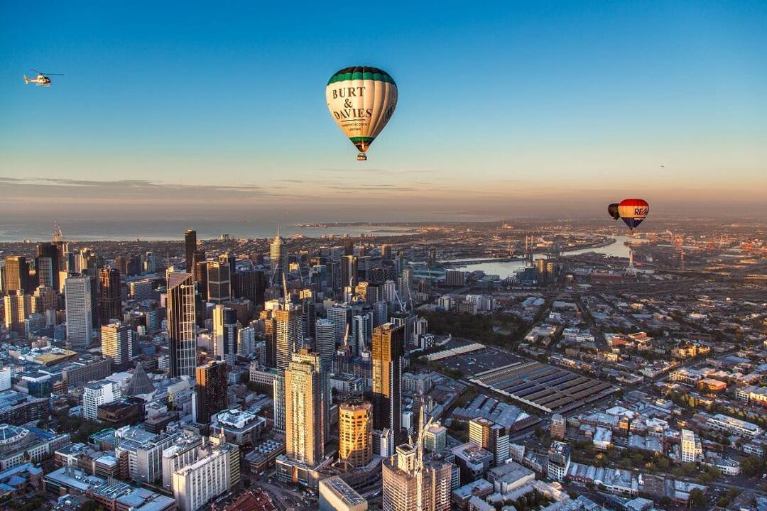 Ballooning Over Melbourne with Breakfast, Child Gift Voucher - Melbourne VIC